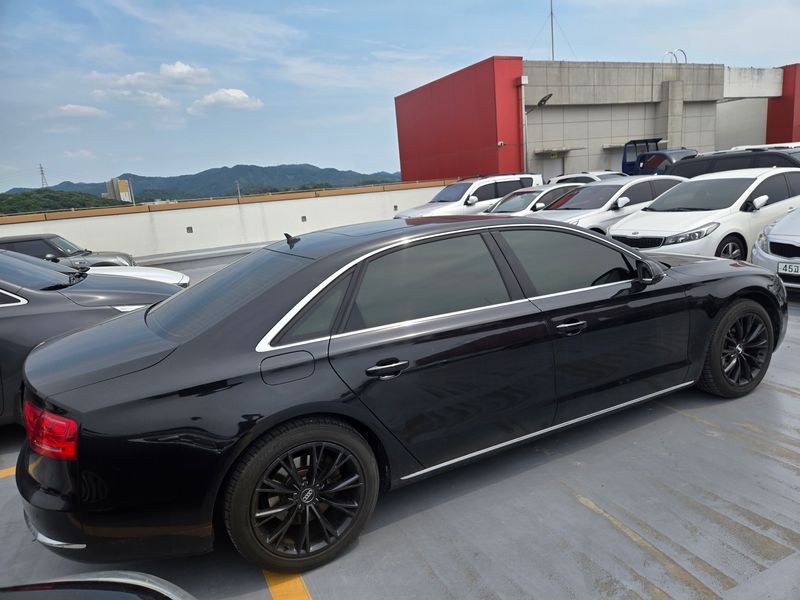 2012 Audi A8 3.0 TDI Quattro LWB D4 photo 2