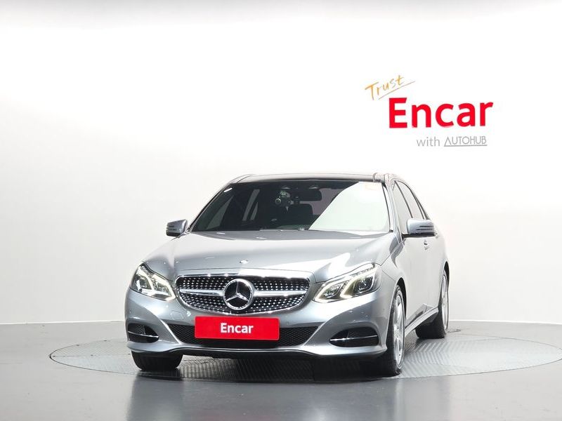 2014 Mercedes-Benz E-Class E250 CDI 4MATIC photo 3