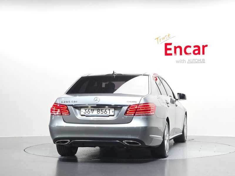 2014 Mercedes-Benz E-Class E250 CDI 4MATIC photo 4