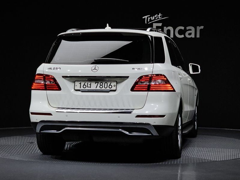 2012 Mercedes-Benz CLA ML250 BlueTEC 4MATIC photo 4