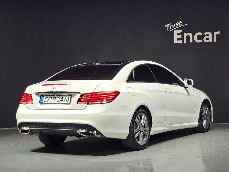 2014 Mercedes-Benz E-Class E200 Coupe photo 2