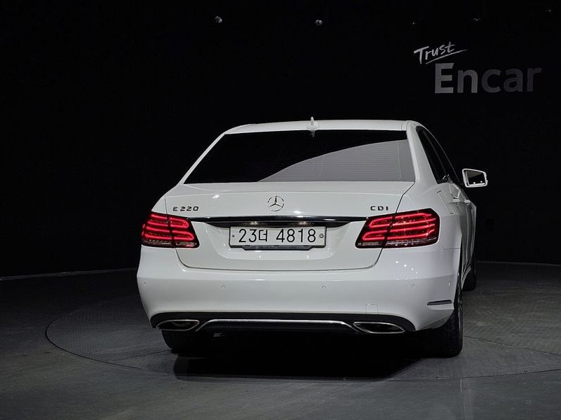 2014 Mercedes-Benz E-Class E220 CDI Avantgarde photo 4