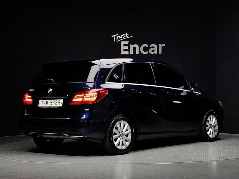 2017 Mercedes-Benz B-Class B200 d photo 2
