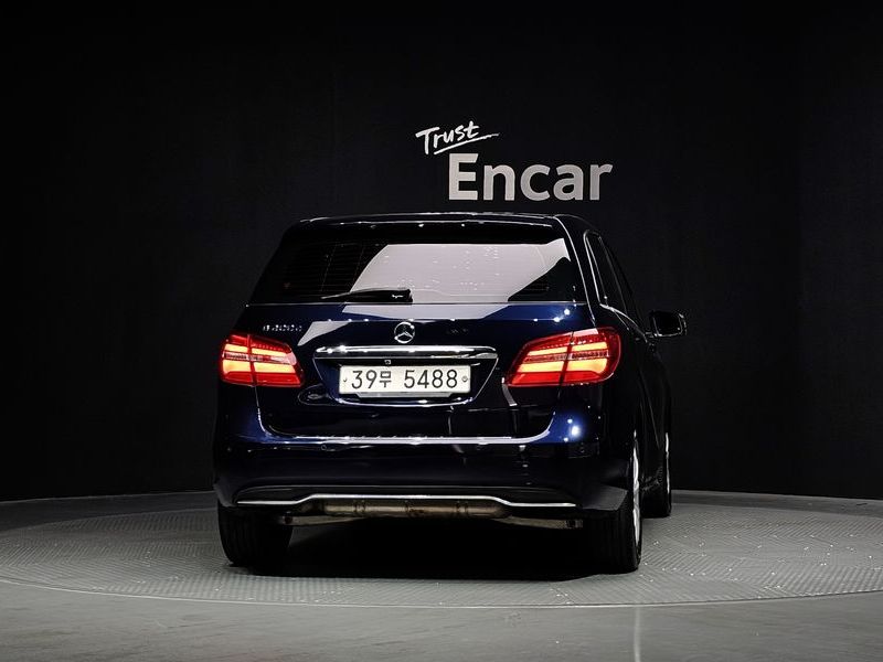 2017 Mercedes-Benz B-Class B200 d photo 4