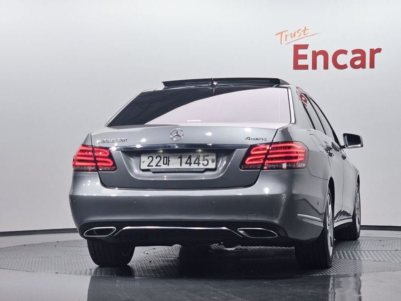 2014 Mercedes-Benz E-Class E250 CDI 4MATIC photo 4