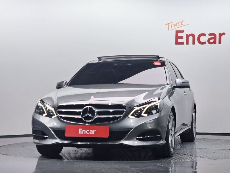 2014 Mercedes-Benz E-Class E250 CDI 4MATIC photo 3