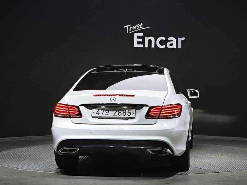 2014 Mercedes-Benz E-Class E200 Coupe photo 4