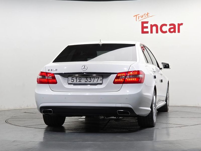 2013 Mercedes-Benz E-Class E300 Avantgarde Sports Package photo 4
