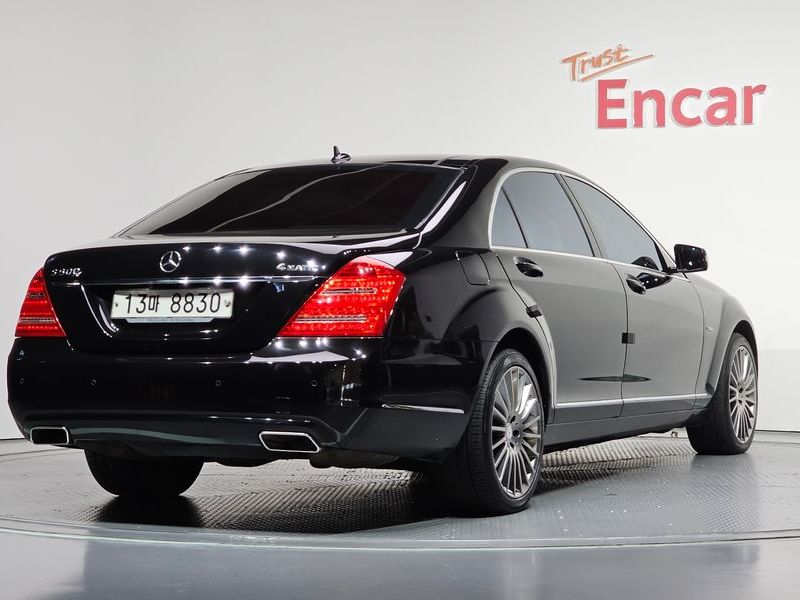 2012 Mercedes-Benz S-Class S500L BlueEFFICIENCY 4MATIC photo 2