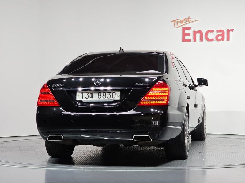 2012 Mercedes-Benz S-Class S500L BlueEFFICIENCY 4MATIC photo 4