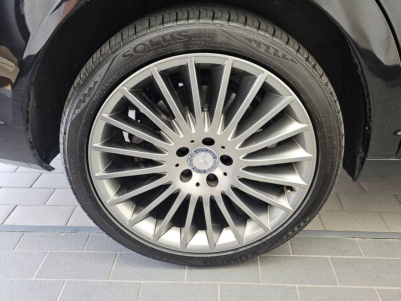 2012 Mercedes-Benz S-Class S500L BlueEFFICIENCY 4MATIC photo 5