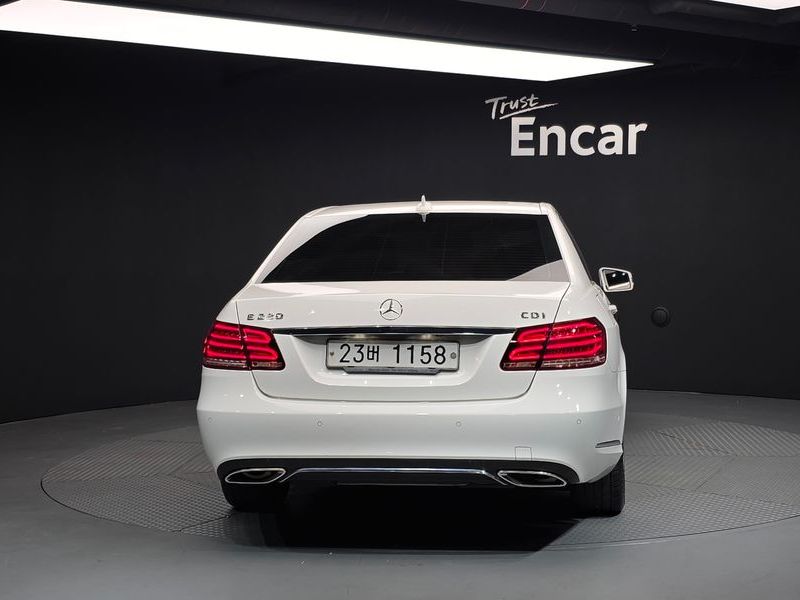 2014 Mercedes-Benz E-Class E220 CDI Avantgarde photo 4