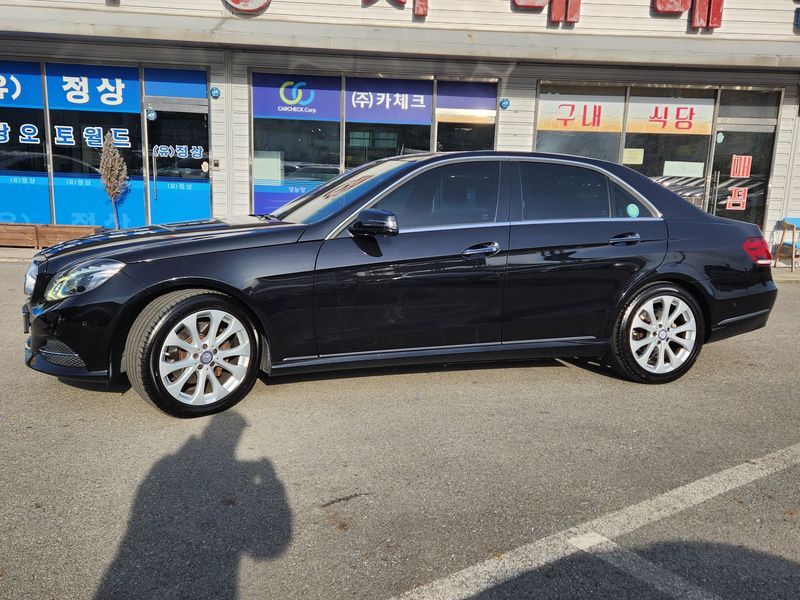 2014 Mercedes-Benz E-Class E350 4MATIC Avantgarde photo 3