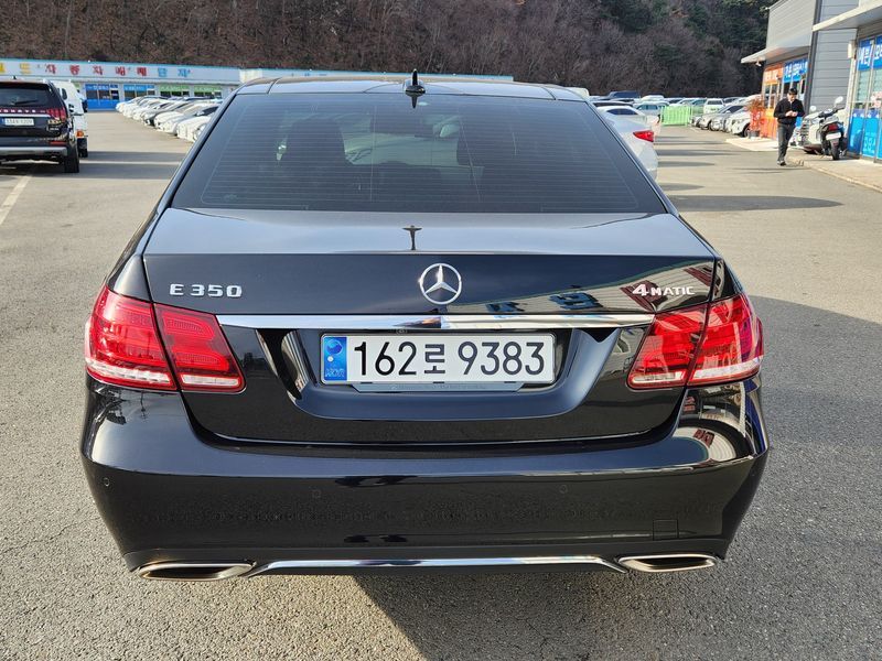 2014 Mercedes-Benz E-Class E350 4MATIC Avantgarde photo 5