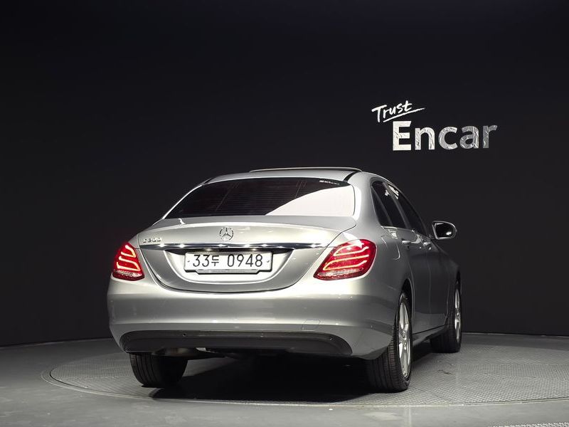 2016 Mercedes-Benz C-Class C200 photo 4