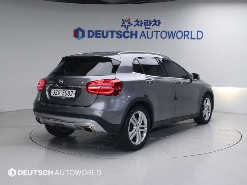 2015 Mercedes-Benz A-Class GLA200 CDI photo 2