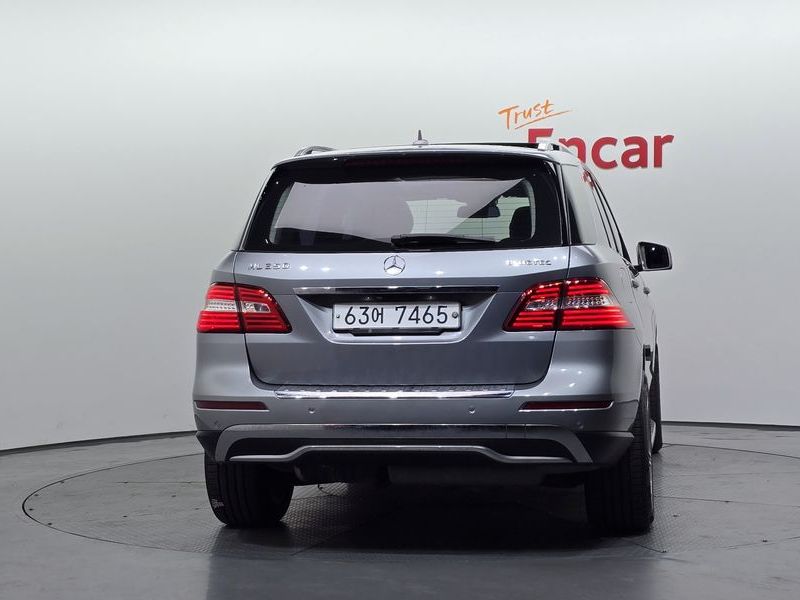 2013 Mercedes-Benz CLA ML250 BlueTEC 4MATIC photo 4