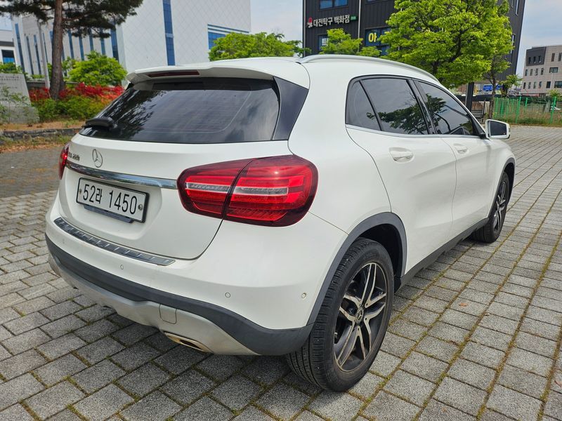2019 Mercedes-Benz A-Class GLA220 photo 5