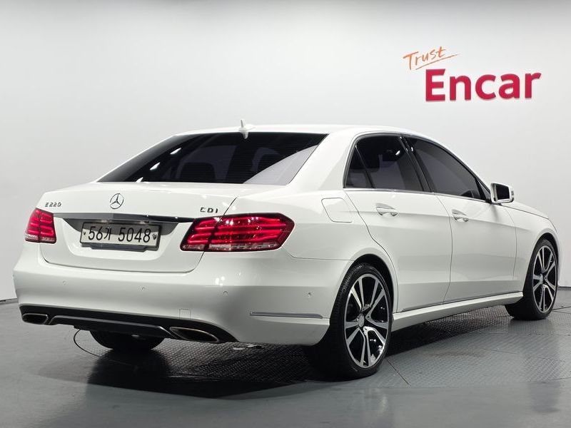 2014 Mercedes-Benz E-Class E220 CDI Avantgarde photo 2