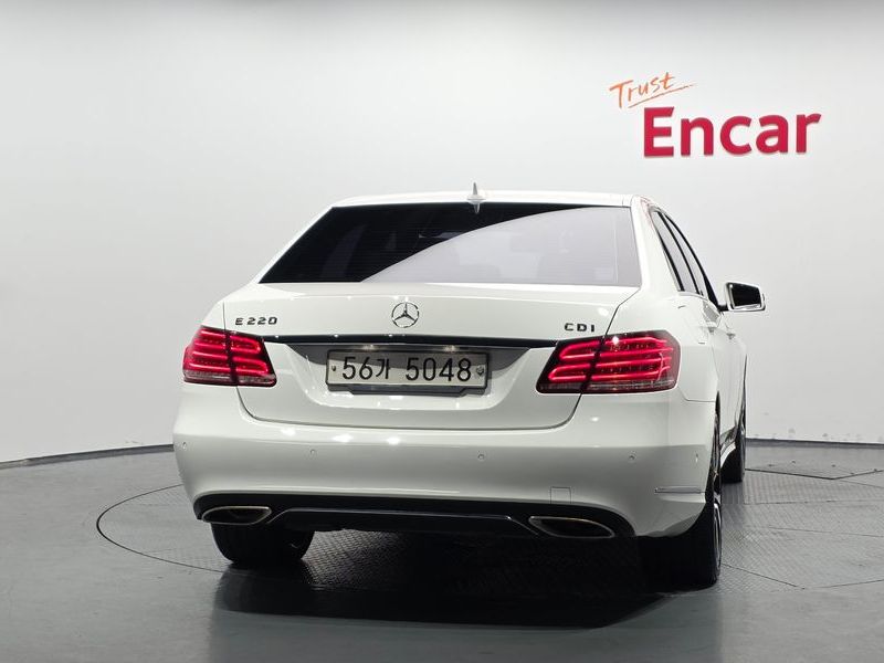2014 Mercedes-Benz E-Class E220 CDI Avantgarde photo 4