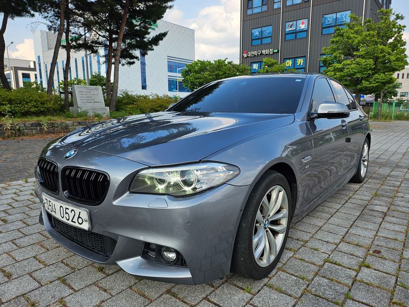 2016 BMW 5 Series 528i M Aero Dynamic photo 3