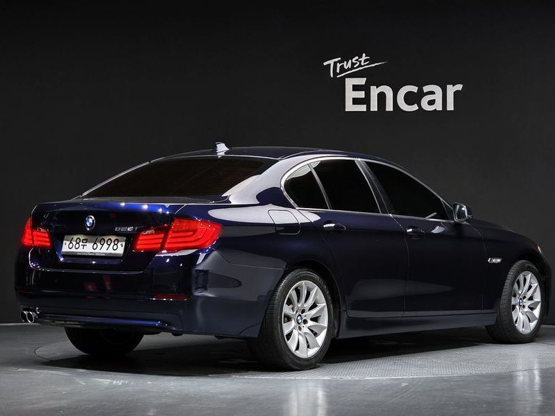 2012 BMW 5 Series 528i photo 2