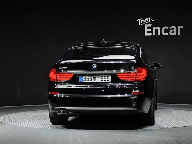 2012 BMW 5 Series GT 30d photo 4