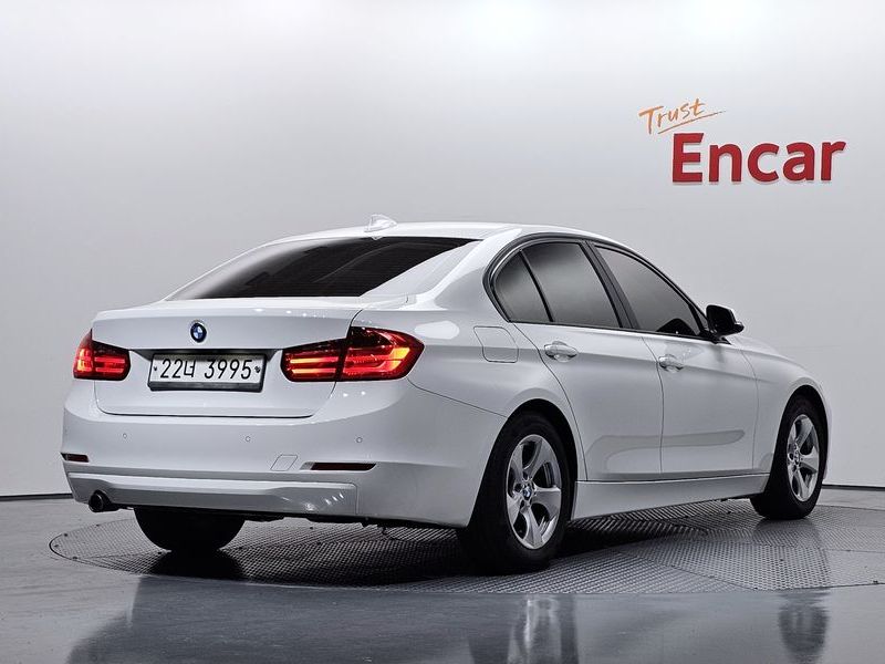 2015 BMW 3 Series 320d ED Edition photo 2