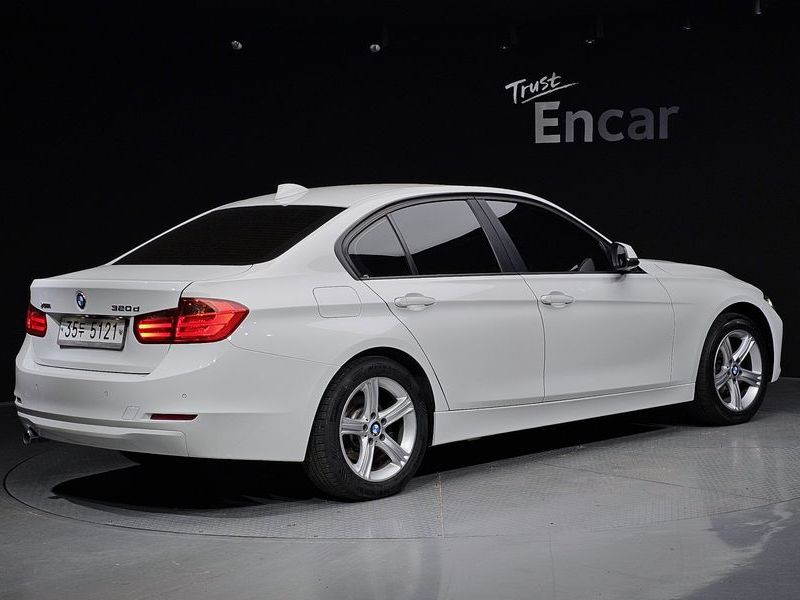 2013 BMW 3 Series 320d xDrive photo 2