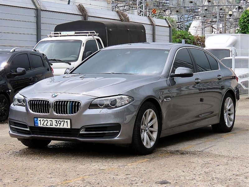 2015 BMW 5 Series 528i photo 2