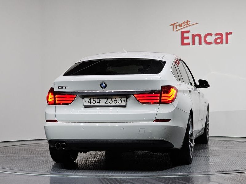 2013 BMW 5 Series GT 30d xDrive photo 4