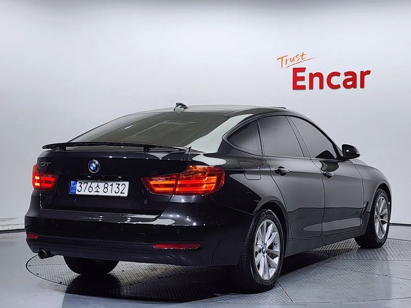 2015 BMW 3 Series GT 320d photo 2