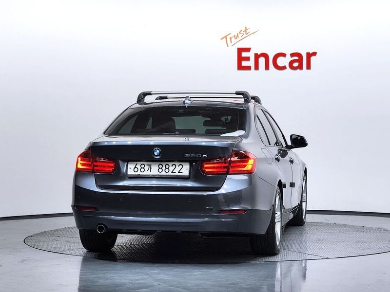 2015 BMW 3 Series 320d photo 4