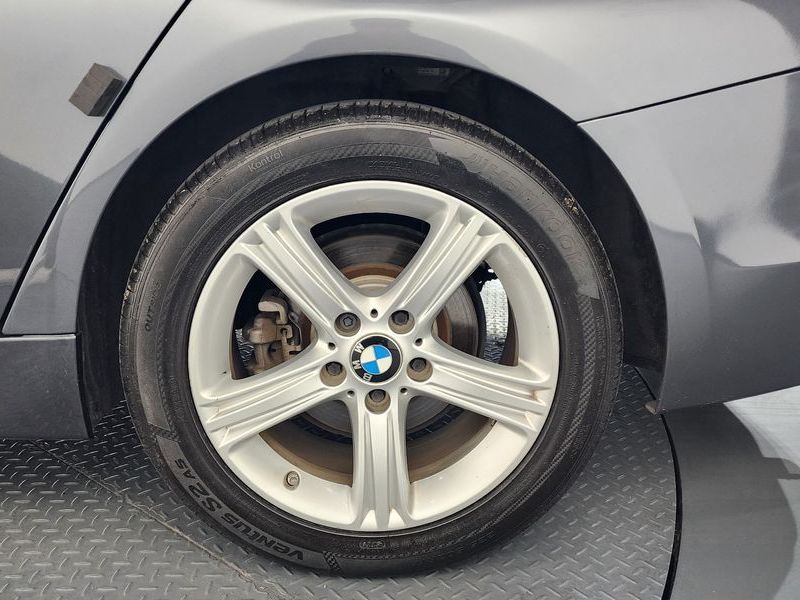 2015 BMW 3 Series 320d photo 5