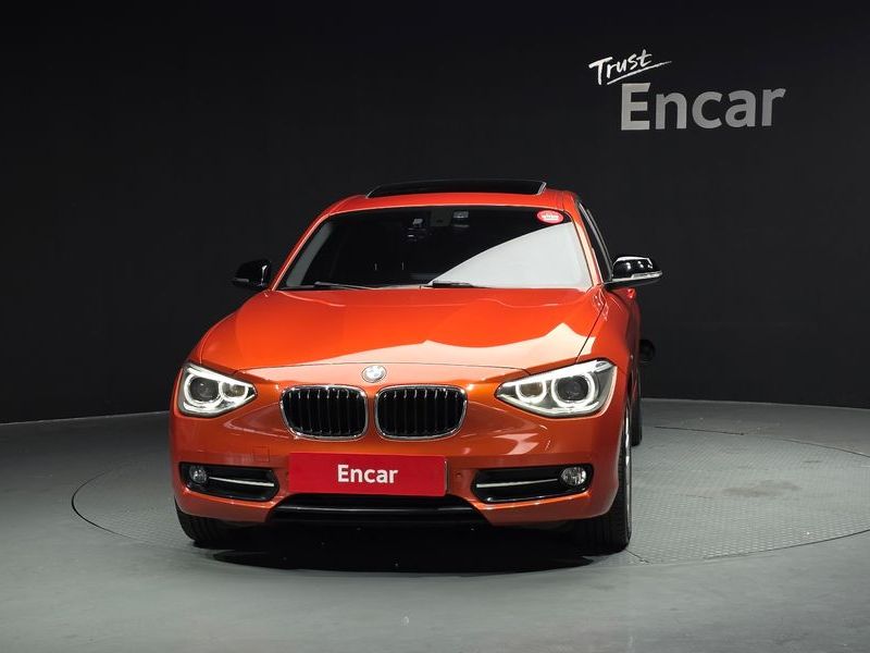 2015 BMW 1 Series 118d Sport 5Door photo 3