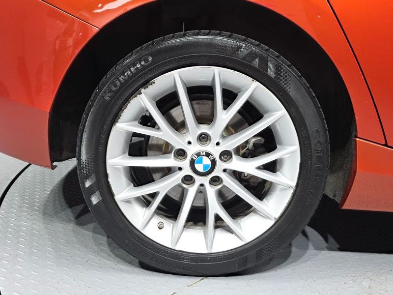 2015 BMW 1 Series 118d Sport 5Door photo 5