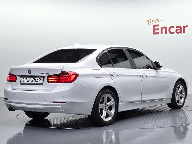 2015 BMW 3 Series 320d photo 2