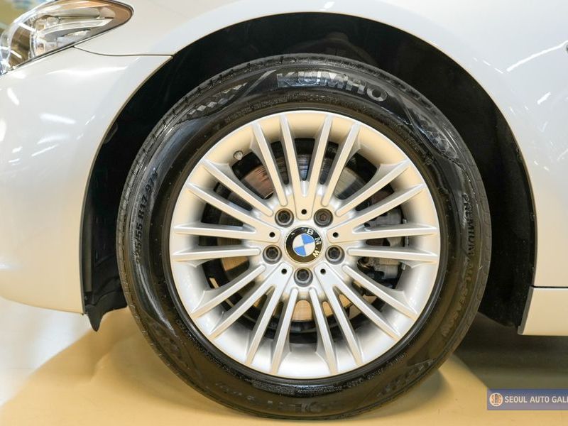 2014 BMW 5 Series 520d xDrive photo 5