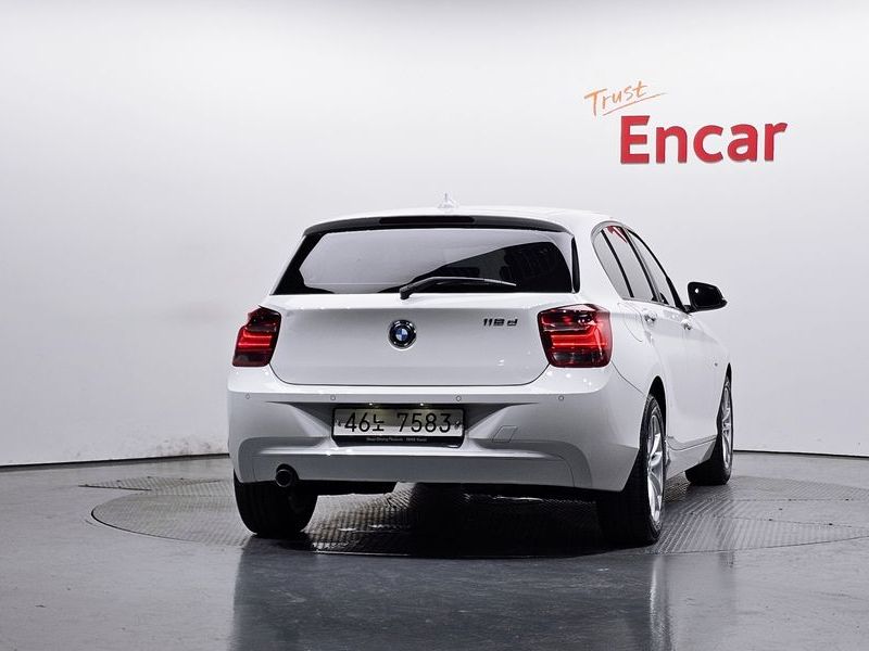 2013 BMW 1 Series 118d Urban Pack1 5Dr photo 4