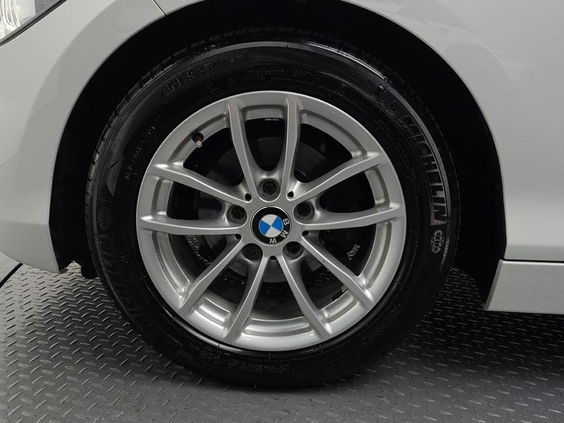 2013 BMW 1 Series 118d Urban Pack1 5Dr photo 5