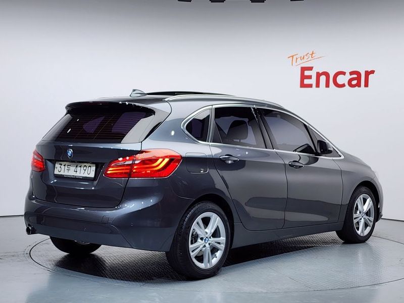 2015 BMW 2 Series Joy photo 2