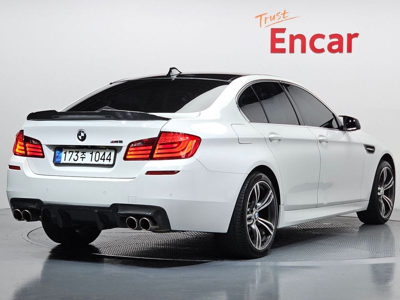 2013 BMW 5 Series 528i photo 2