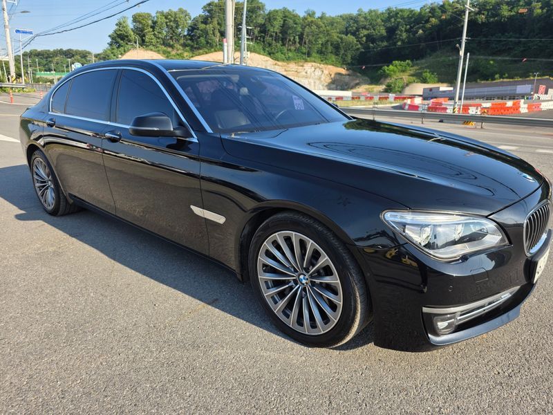 2013 BMW 7 Series 750Li xDrive photo 3