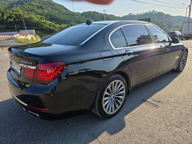 2013 BMW 7 Series 750Li xDrive photo 4