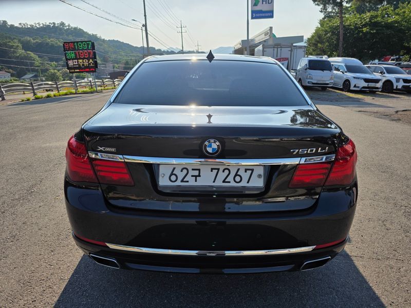 2013 BMW 7 Series 750Li xDrive photo 5
