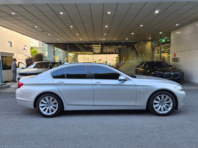 2012 BMW 5 Series 528i photo 5