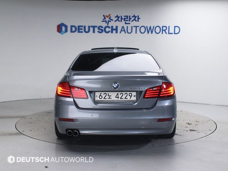 2014 BMW 5 Series 520d photo 4
