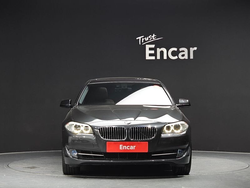 2013 BMW 5 Series 528i xDrive photo 3