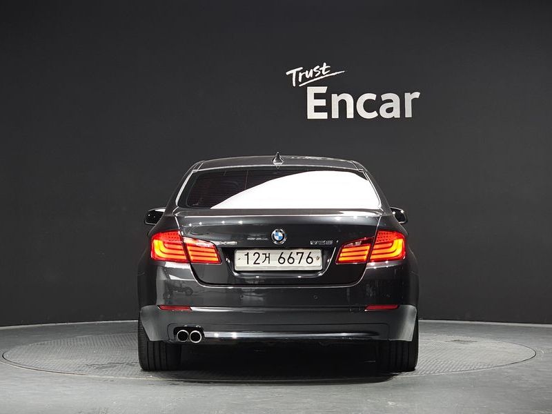 2013 BMW 5 Series 528i xDrive photo 4