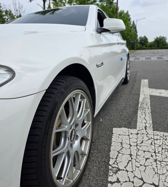 2013 BMW 5 Series 525d xDrive photo 3